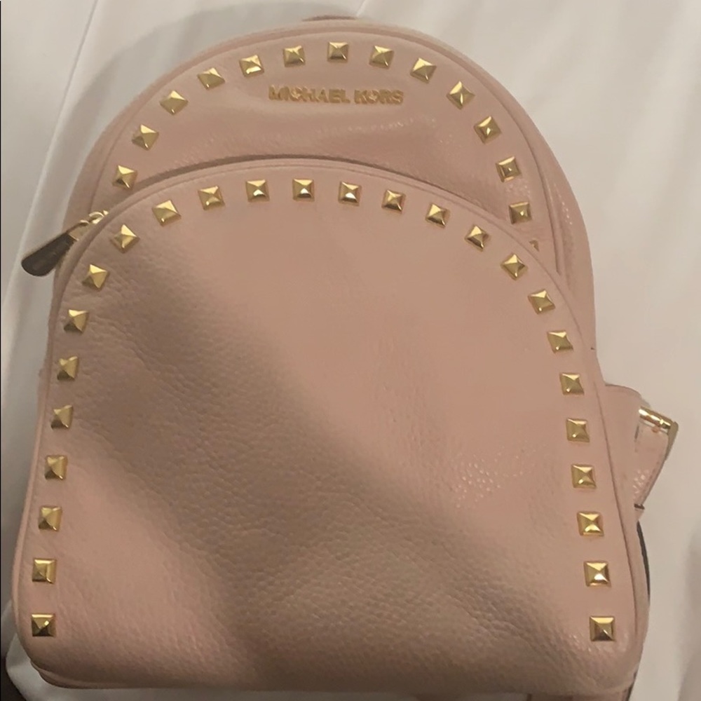 Michael kors backpack medium size